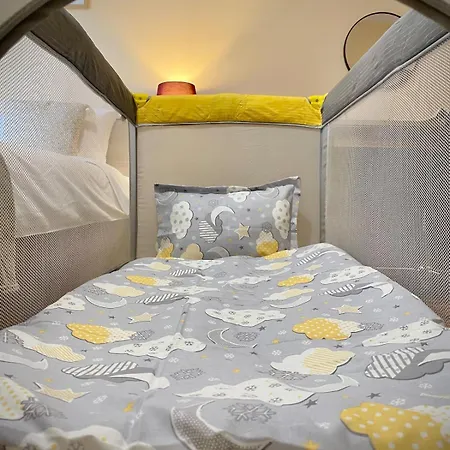 Centre 2bdr For 6 Guests * София