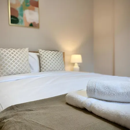 Centre 2bdr For 6 Guests شقة